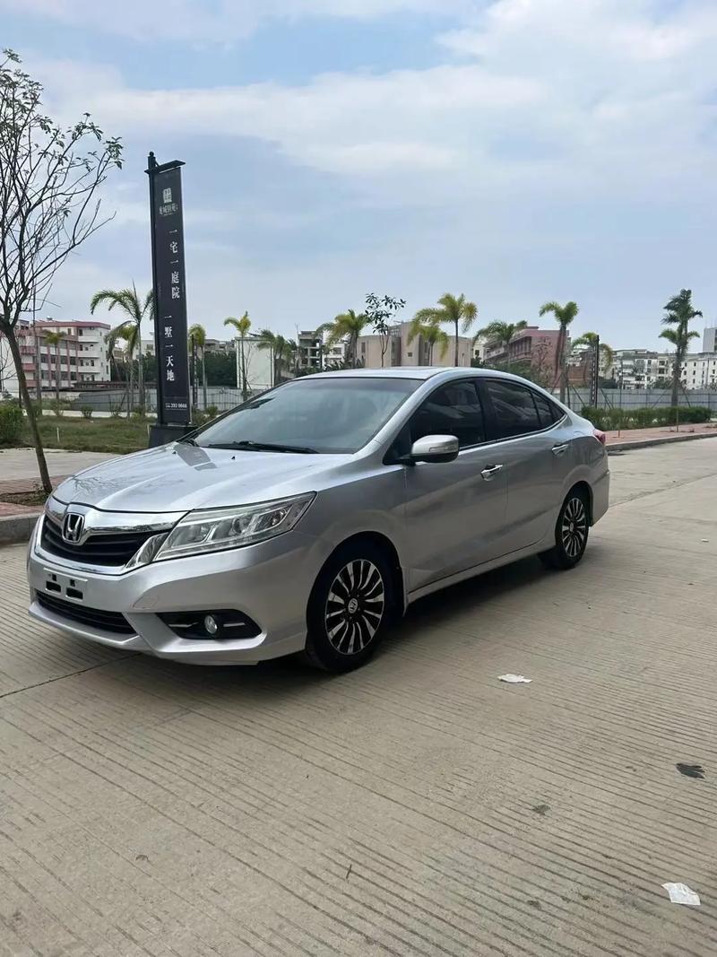 本田凌派14款图片报价 本田凌派2014款豪华版报价