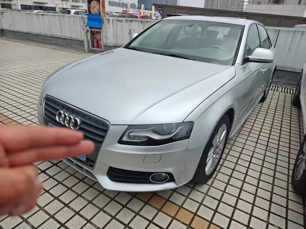 奥迪a412年二手车价格 奥迪a412年二手车价格及图片