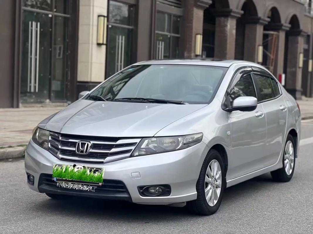 2012款本田锋范配置参数(12年本田锋范参数)