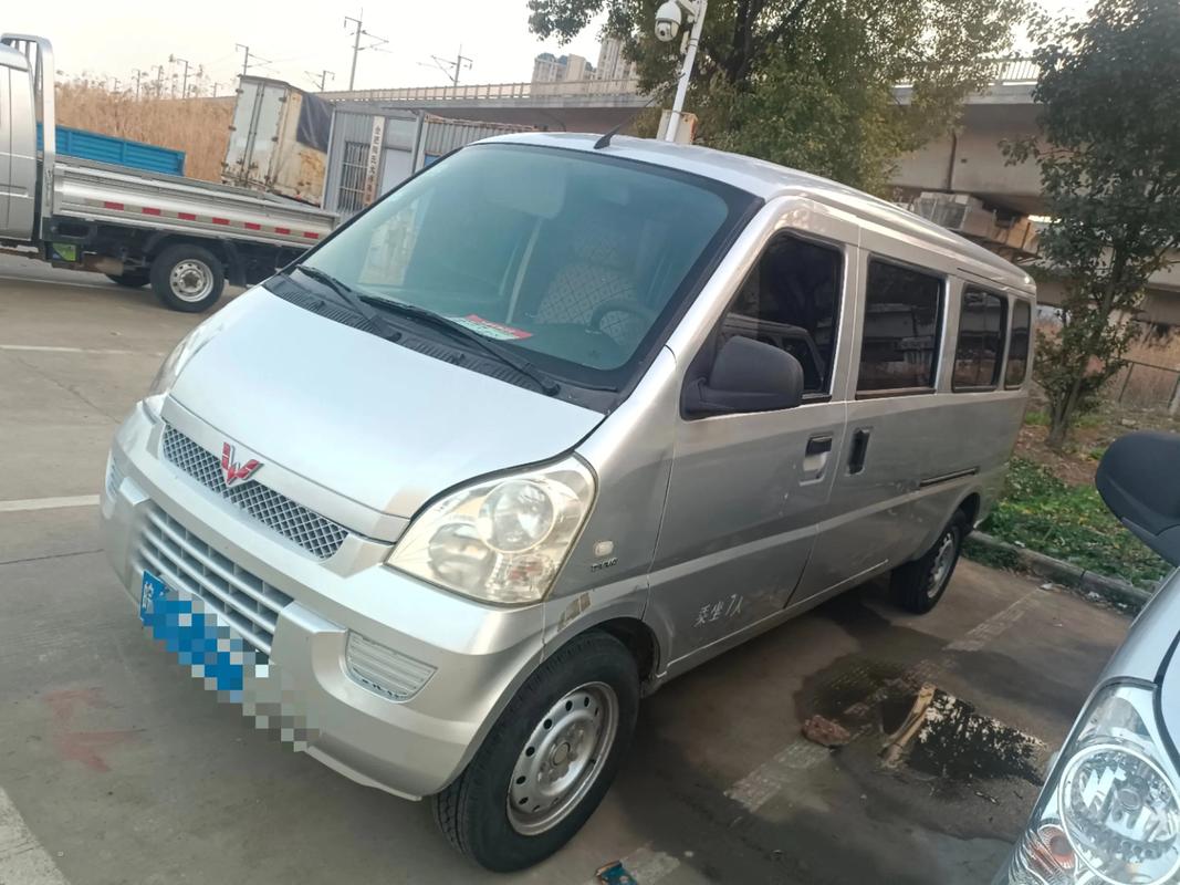 五菱荣光加长版二手车(五菱荣光加长版二手交易市场)