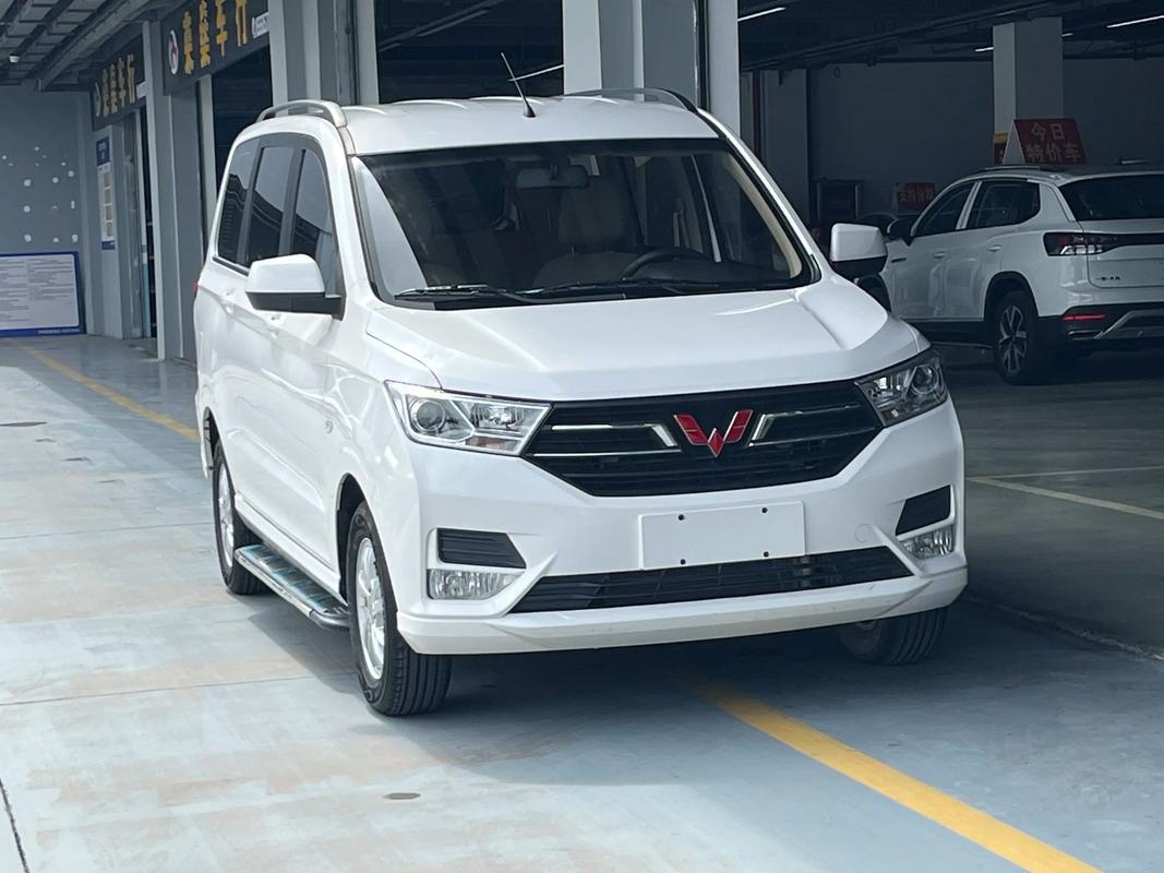 五菱宏光s1停产了吗/五菱宏光s2025款新车